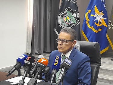 Ministro Ábrego afirma que 171 migrantes aceptaron el retorno voluntario, mientras que otro grupo sostiene que no estará a salvo en sus países