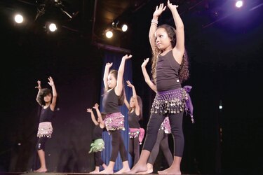 Estudiarán fórmulas para salvar los teatros