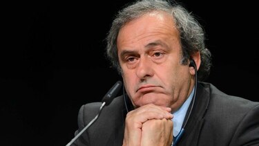 Infantino 'no tiene ninguna legitimidad', critica Platini