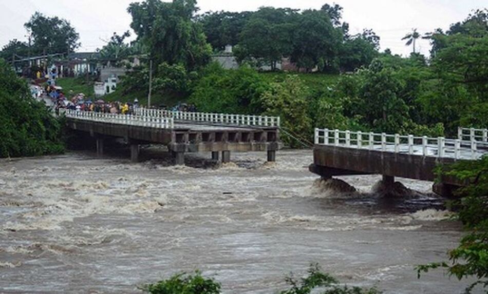 Inundaciones y cortes de vías en Cuba por tormenta Alberto