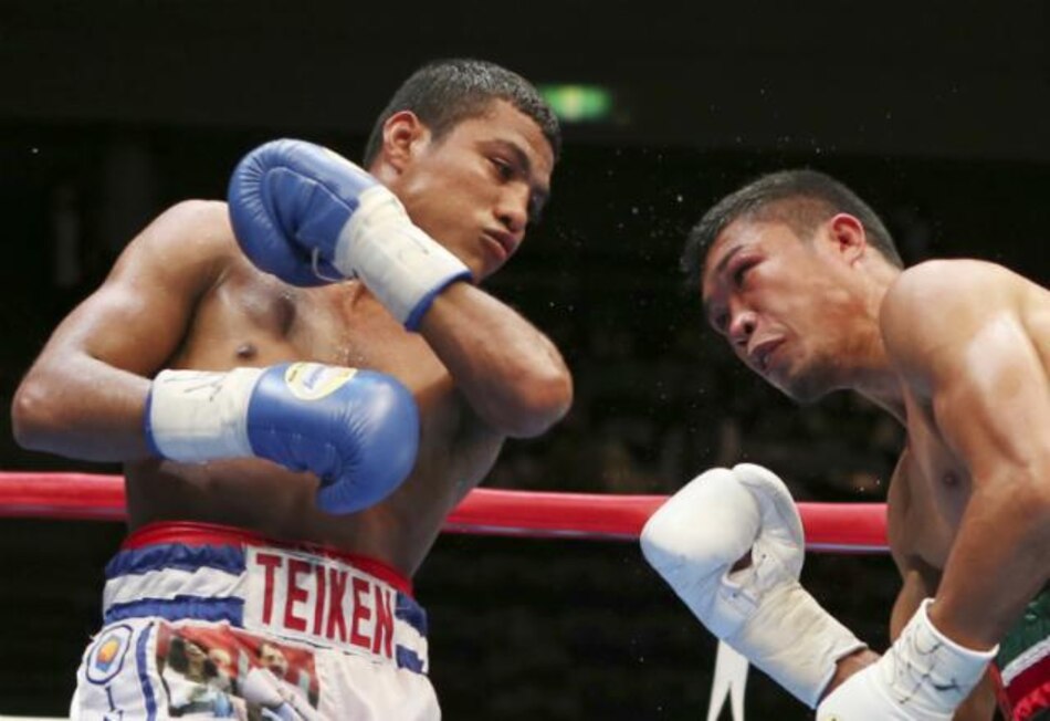 Nicaragüense González noquea a filipino Fuentes y retiene corona del peso mosca