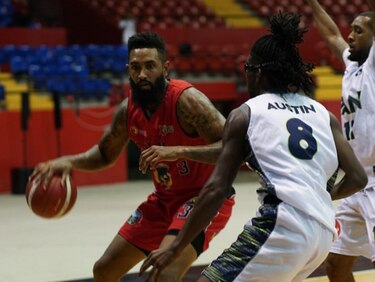 Josimar Ayarza, de los Caballos de Coclé, elegido el Jugador Más Valioso de la temporada de la LPB