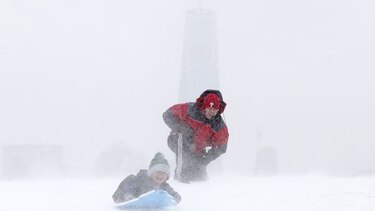 Tormenta de nieve perdona a Nueva York pero golpea más al noreste de EU