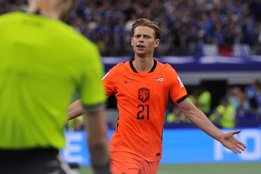 De Jong sufre una rotura de ligamento lateral de una rodilla que no precisa cirugía