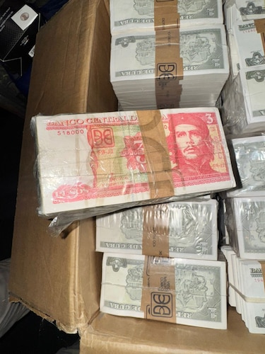 Aduanas retiene cajas con dinero extranjero oculto en encomienda de bus Panamá–David