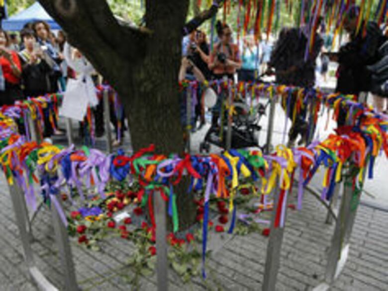 Obama se reúne con sobrevivientes y parientes de víctimas de masacre