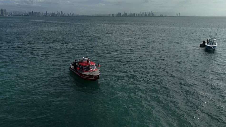 Rescatan cuerpo de persona que cayó al mar desde embarcación en Ocean Reef