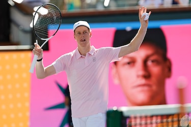 Sinner conquista Indian Wells tras final cerrada ante Medvedev