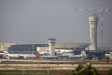 EU prolonga un día más la prohibición a sus aerolíneas de volar a Israel