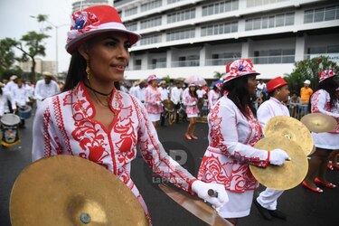 Con desfiles, Panamá celebra la patria después de dos años de restricciones por la pandemia