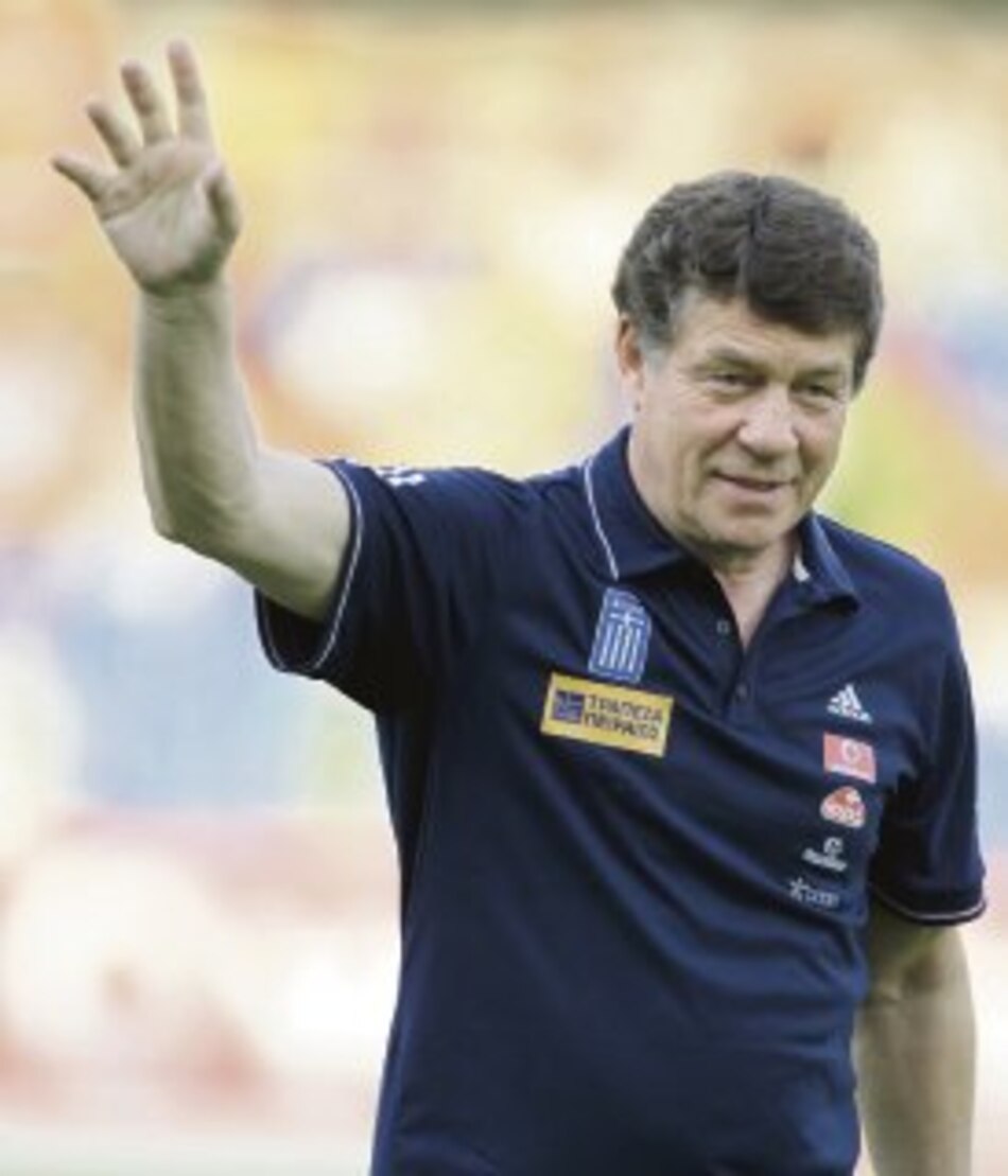 Rehhagel deja la selección de Grecia