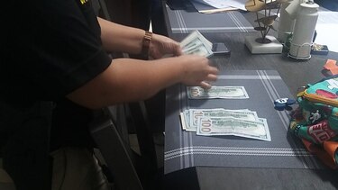 Aplican medidas cautelares de reporte periódico a implicados en red de fraude financiero a BAC Internacional