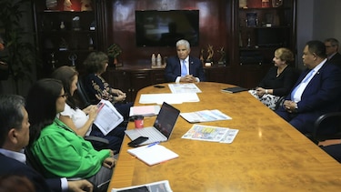 Presidente José Raúl Mulino participa en el consejo editorial de ‘La Prensa’