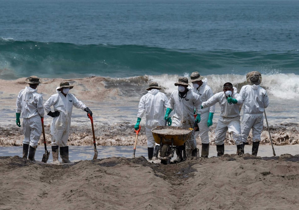 Sin determinarse culpables de derrame de crudo en Perú