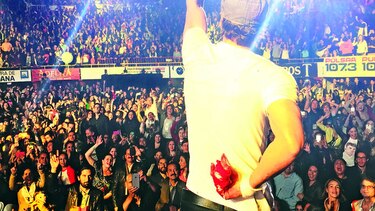 Iglesias sufre accidente