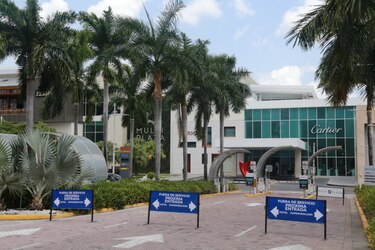 Cortizo ordena el cierre de comercios y empresas, salvo farmacias, supermercados, bancos, gasolineras...