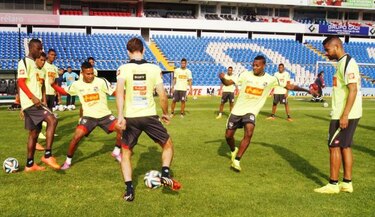 Selección de Panamá reconoce la cancha del estadio Corregidora