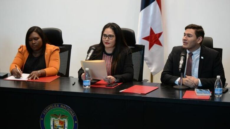 Samira Gozaine no acude a la Asamblea; Zulay Rodríguez habla de conducción