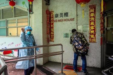 Estados Unidos autoriza salida a funcionarios consulares en Hong Kong por el coronavirus