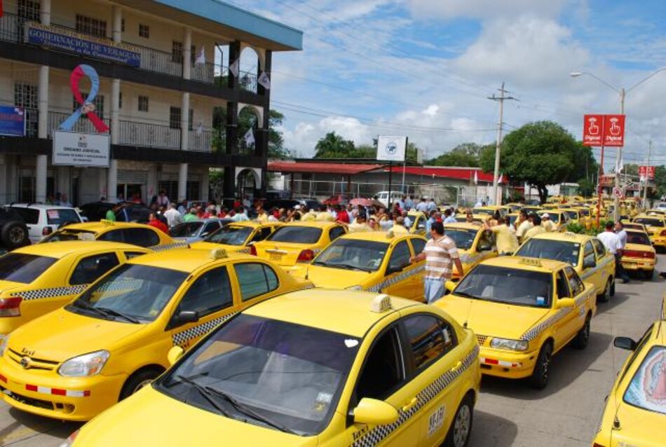 Diputado Gabriel Silva pide al director de la ATTT información detallada sobre el transporte selectivo