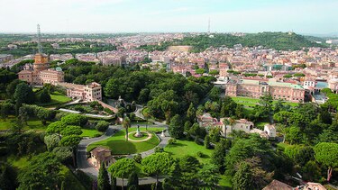 Roma pide alejarse de sus fuentes