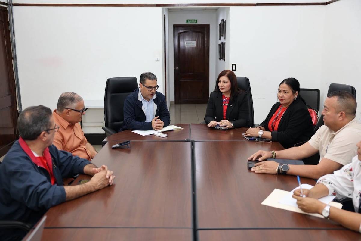Coordinan acciones para combatir la pesca ilegal en Panamá