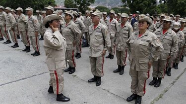 Venezuela despliega tropas, aviones y tanques ante 'amenaza' de Trump