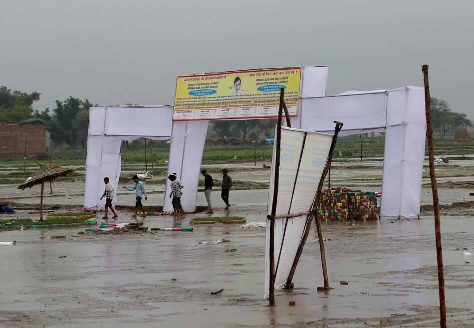 ¿Quién es Bhole Baba, el gurú detrás de la estampida con 121 muertos en la India?