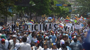 La oposición a las calles de Caracas, semiparalizada por protestas