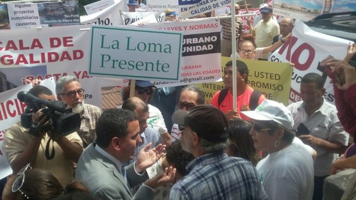 Protestan en el Consejo Municipal por el permiso de ocupación del P.H. Scala de Bella Vista