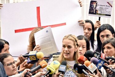Familias de opositores presos en Venezuela piden a CICR atención humanitaria