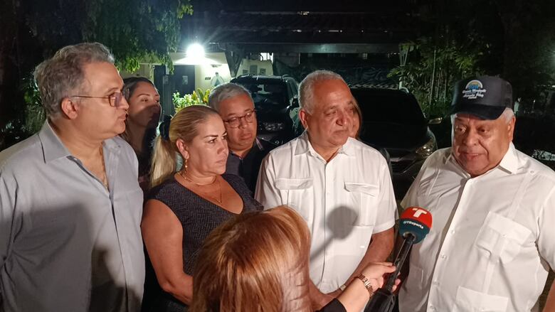 ‘Amanecí feliz’, declara Martinelli desde la embajada, 10 horas después de su inhabilitación