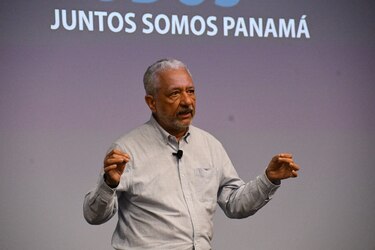 Canal de Panamá intenta varias rutas de escape ante crisis del agua