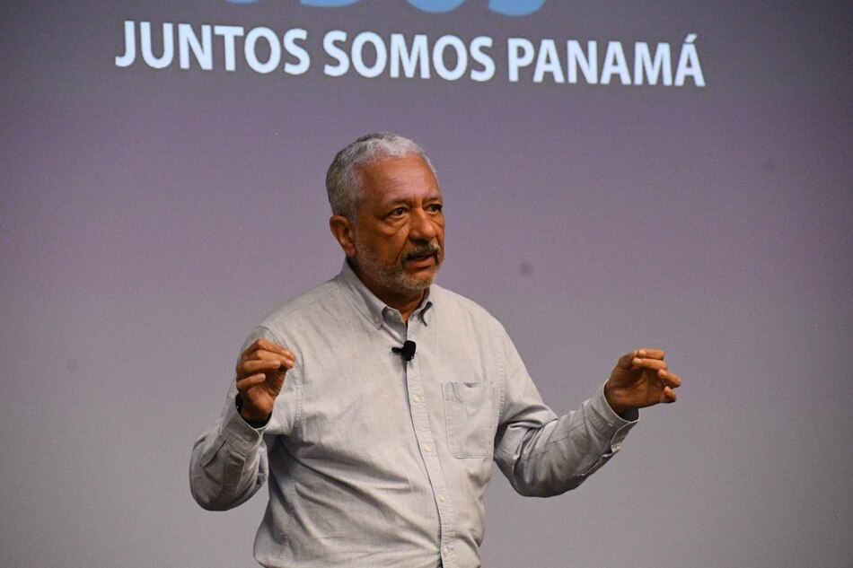 Canal de Panamá intenta varias rutas de escape ante crisis del agua