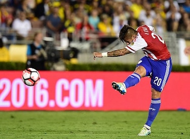 Colombia vence 2-1 a Paraguay y avanza a cuartos de final