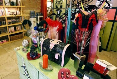 Tras curso de educación sexual maestra lleva a niños a tienda erótica