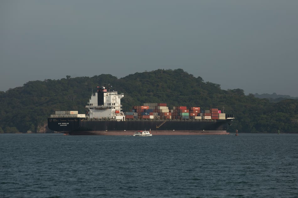 Canal de Panamá inicia el año fiscal 2026 con crecimiento del 5.6% en los tránsitos de buques