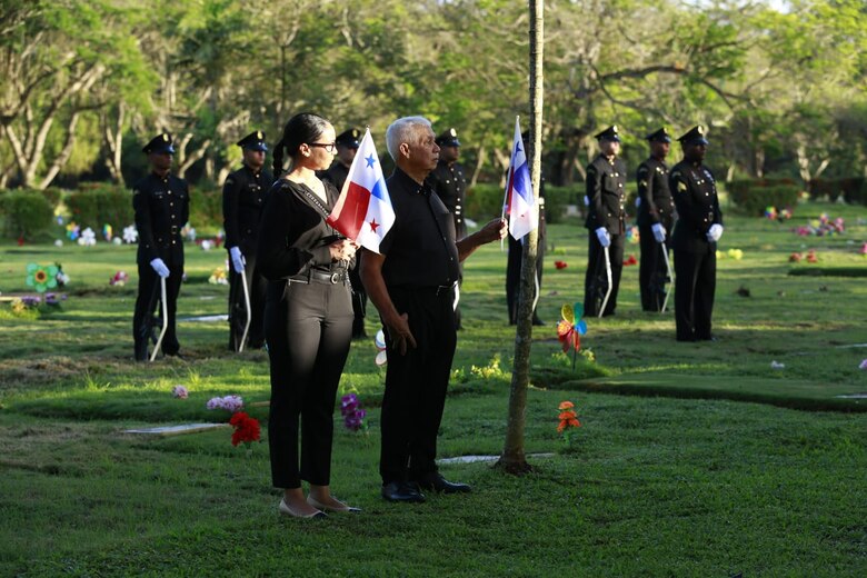 Panamá conmemora la invasión en medio de reclamos de familiares de las víctimas