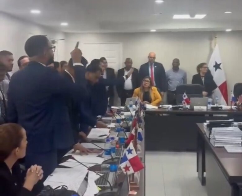 El presupuesto avanza a segundo debate en medio de denuncias de ilegalidades y activación del ‘cuartito’ de la Asamblea