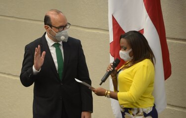 Eduardo Leblanc González es electo como nuevo defensor del Pueblo por el pleno de la Asamblea 