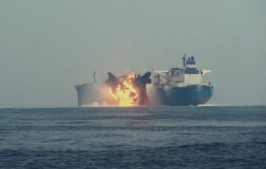 Uno de los barcos atacados en el mar Rojo por los hutíes es de bandera panameña