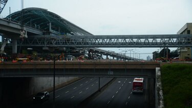 Metro de Panamá concluye instalación de pasarela y abre la vía Domingo Díaz