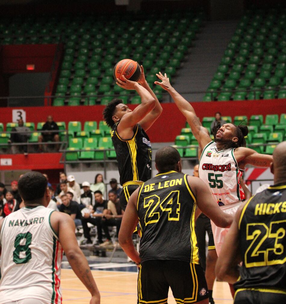 Correcaminos de Colón empatan la serie al vencer 83-78 a los Toros de Chiriquí en un vibrante encuentro