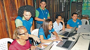 Cable Onda realiza instalación de fibras ópticas en áreas de difícil acceso