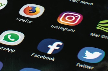 Parlamento británico pide más vigilancia para redes sociales y campañas electorales