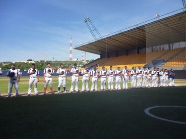 Selección de béisbol Sub-18 sigue varada en Baja California Sur tras huracán