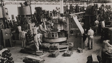Por qué Henry Ford creó la semana laboral de 5 días hace 100 años y cómo la medida impactó al mundo