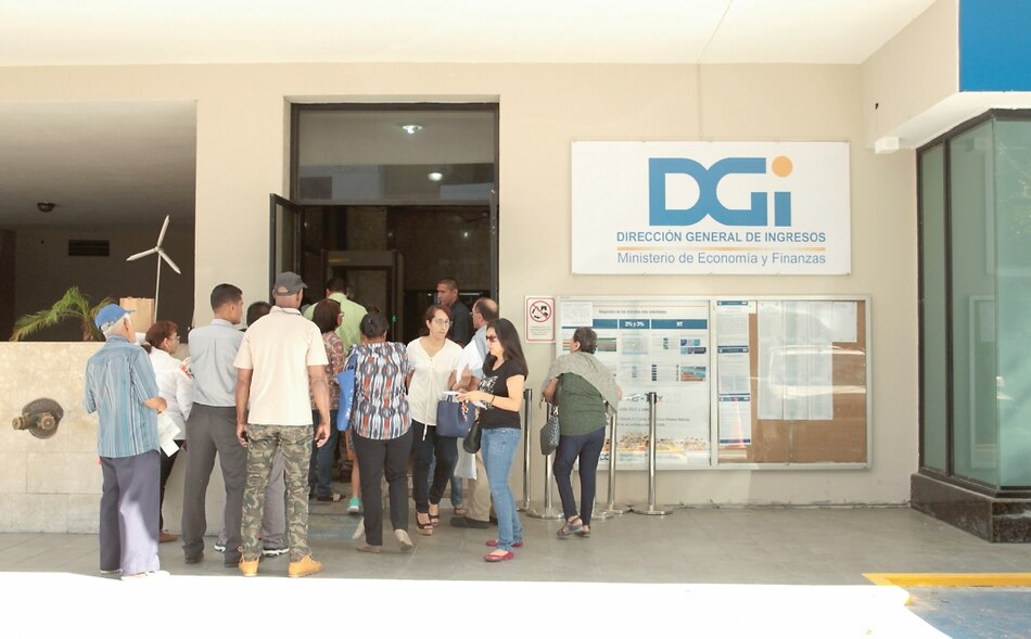 Recaudación de ingresos de abril fue un 48.6% inferior a lo presupuestado