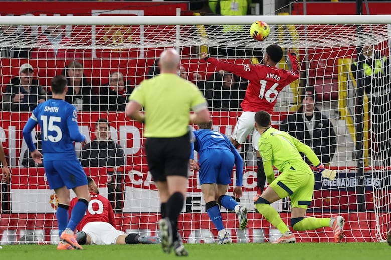 Old Trafford vibra con festival de goles de Manchester United y Bournemouth