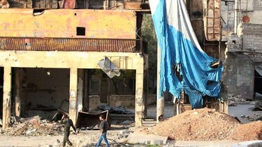 Ataques aéreos golpean zona rebelde del este de Alepo tras semanas de pausa